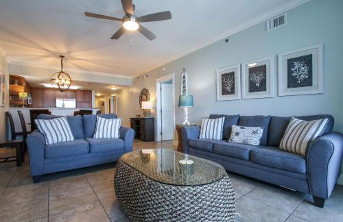 Gorgeous Overlooks The Courtyard in Classic Coastal Style Waterscape C400 - Foto 28