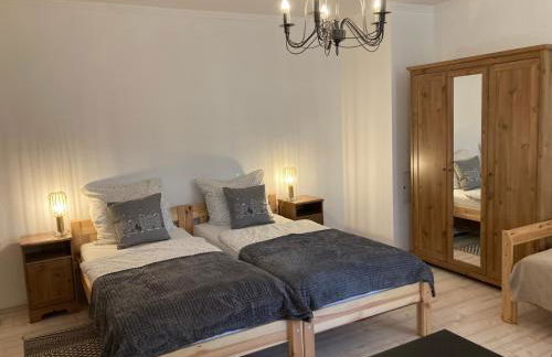 Alter Gutshof Kromlau Direkt am Schloss und Rhododendronpark, Terasse und Parkplatz - Foto 1