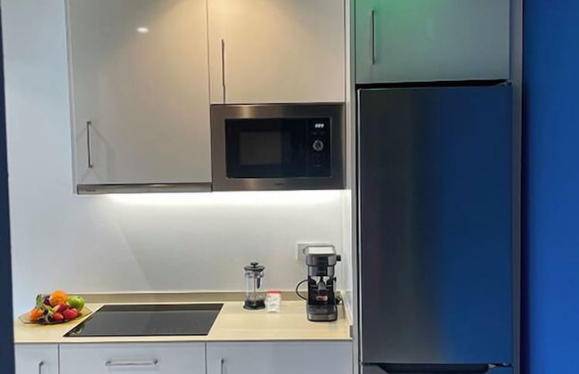 LaHola Glam Suites - Photo 33