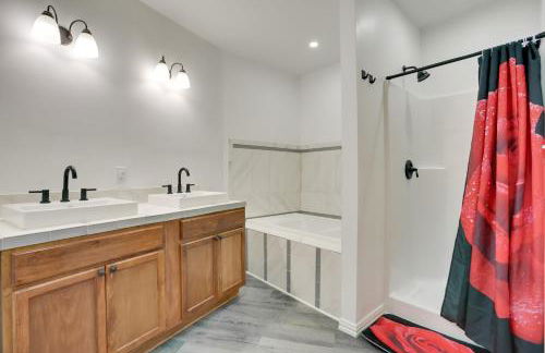 Unique Country Getaway in Angie with Covered Patio! - Foto 17