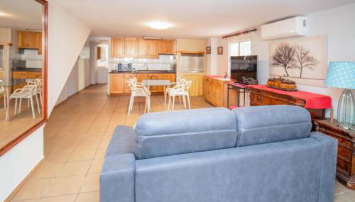 Beautiful Apartment In Oliva With Wifi - Photo 3