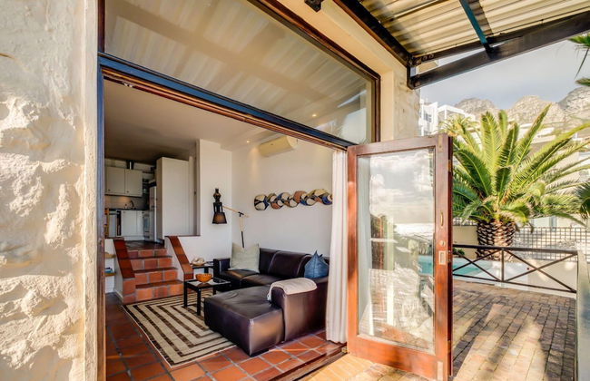 Camps Bay Holiday Apartment w Private Pool CBT Palm Suite - Photo 6