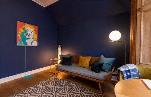JOIVY Contemporary Cottage with Free Parking - Foto 12