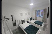 Luxury 5-Bedroom Peaceful, Modern Family-Friendly - Foto 1