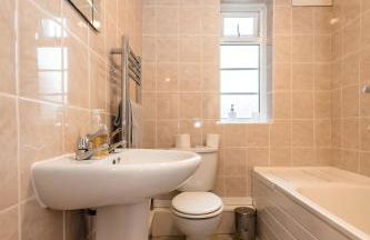 BEST PRICE! Perfect Gunwharf Accommodation - 5 single beds or Kingsize FREE PARKING - Foto 38