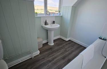 Historic river side cottage - top apartment - Foto 6