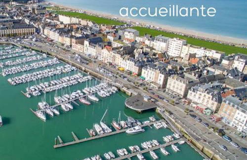 QUAI 65 , 3 pièces sur le port, à 250 m de la rue piétonne et de la mer - Foto 16