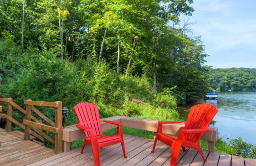 Dock and Resort Perks Quiet Lakefront Cottage - Foto 26