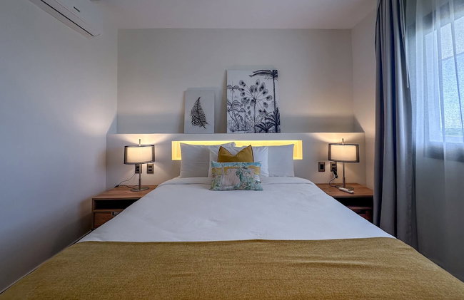 Exclusive Penthouse With Picuzzi Steps From Beach - Foto 38