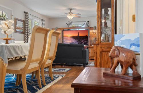 Modern Bungalow Home with Mid-Century Flair - Photo 6