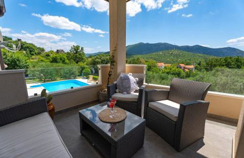 VILLA BEYBE with Jacuzzi, large private pool 50m2, BBQ,free WIFI, 3 bedrooms - Foto 14