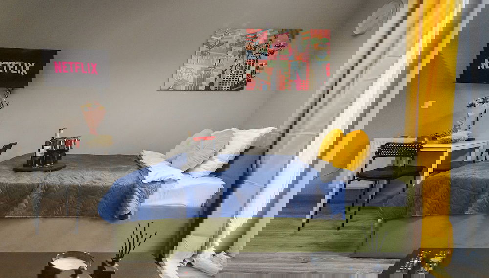 Lumina modern studio with balcony - Foto 1, Imagen principal