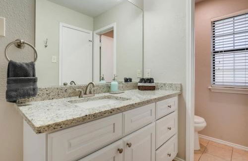 Texan Hideaway - Cozy Convenient Comfortable - Foto 24