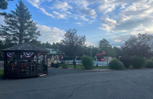 The Flying Dutchman Cottage in amenities filled Masthope community Ski Big Bear - Foto 23