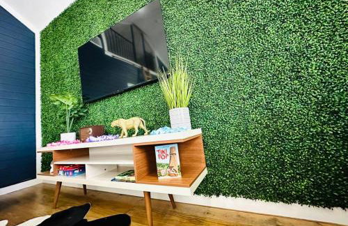 NEW Tiki House! Near Beaches, Sleeps 6-7 - Foto 3