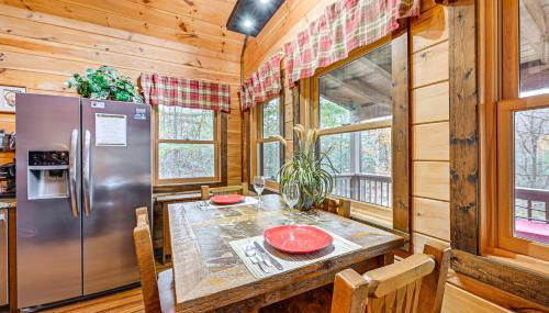 Cozy Couples Getaway with Hot Tub Fox Ridge Cabin - Foto 4