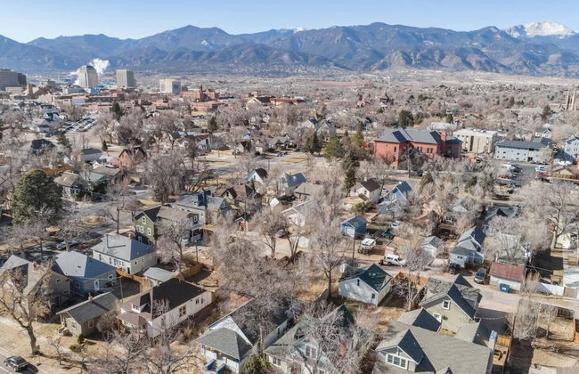 Downtown 1900 Classic 3 Bedroom Value - Photo 24