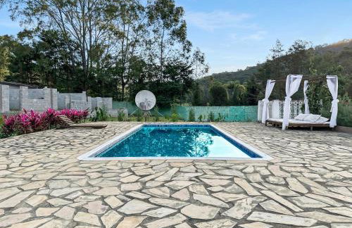 Sítio com Churrasqueira, Piscina, Lago e Natureza - Foto 46