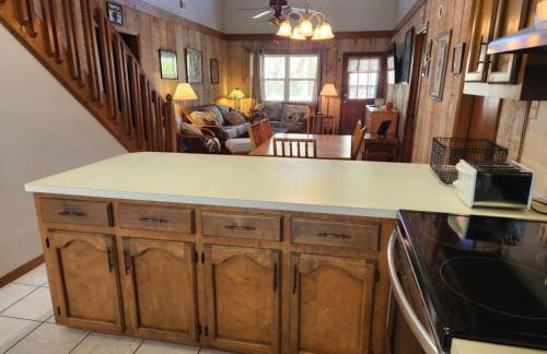 Spacious Beach House Steps to Sand - Foto 3