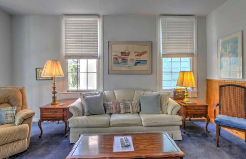 Less Than half Mi to Porretto Beach! Couples Retreat - Foto 1