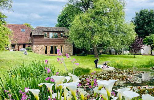 The Barn cottage with hot tub overlooking the lake - Foto 14