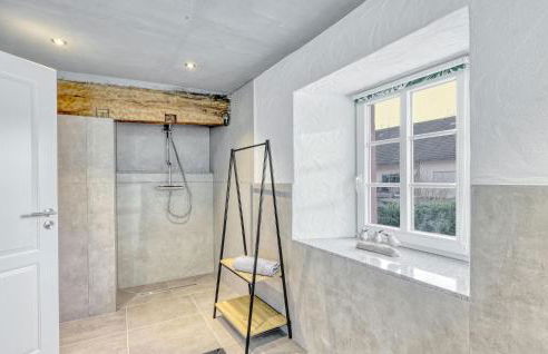 1 Bedroom Lovely Apartment In Irrhausen - Foto 17