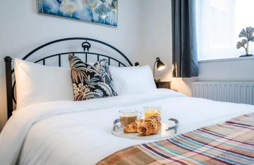 2BR Modern Flat With Free Parking - Foto 29