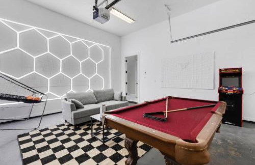 Luxury Oak Lawn Home | Game Room, Parking, Balcony - Foto 28