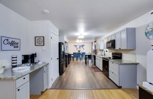 Hot Tub & Theater Haven-Lake and Ski Retreat - Foto 17