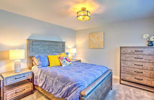 Lakeside Lacey Gem with Sauna and Private Dock - Foto 26