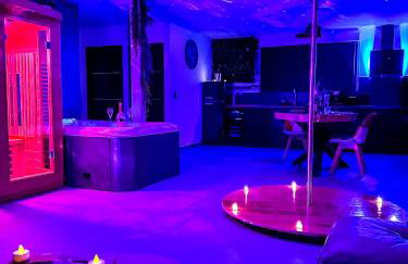 Love room jacuzzi La Villa Des Charmes - Photo 1