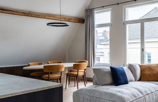 City-view Loft With Wooden Beams and Mezzanine - Foto 6