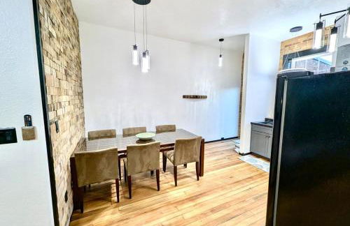 The Upstairs Escape - Foto 2