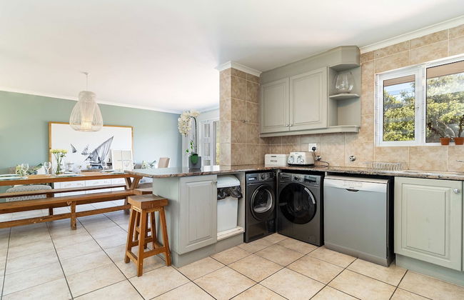 3 Bedroom Family Apartment Beach Club - Houtbay - Photo 60