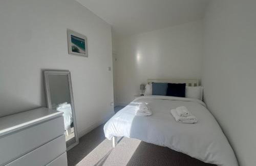 Greenwood South - Luxury beachfront home with log burner - Foto 32