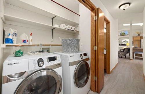 Charming Home with RV Parking - 30 miles from RMNP! - Foto 44