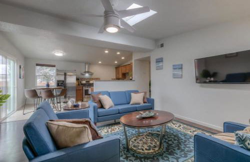 Pitt Paradise Pet Friendly Oasis - An Irvie Home - Photo 2