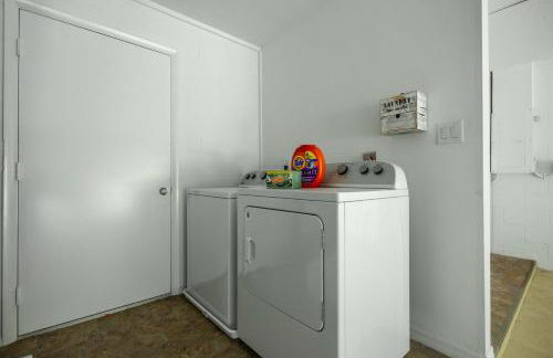 Cozy 4BR King Suite Home by WEC & Downtown! - Foto 15