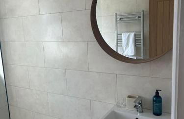 Best rated in Barnsley- apartment sleeps 4 & 5 minute walk to town centre - Foto 8