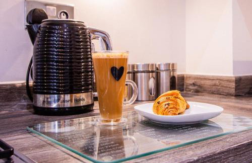 Charming 1BR House in Eccles with Free Parking - Foto 10