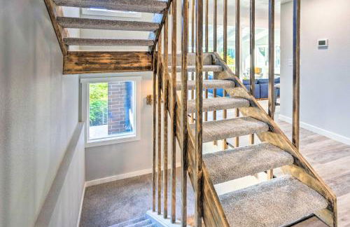 Lakeside Lacey Gem with Sauna and Private Dock - Foto 8