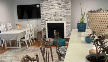 A Regal Retreat- Exclusive Parking, Prime Location - Foto 4