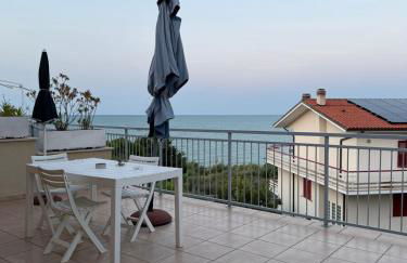 House with a terrace overlooking the sea - Foto 24