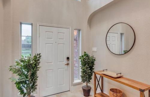 Captivating 6BR 3B Home with Pool & Fire Pit - Foto 62