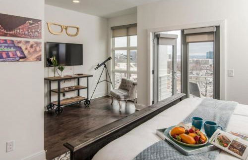 The NEW Nashview Rooftop-Skyline View - Sleeps 12 - Foto 27