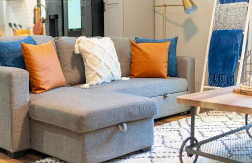 A Cabin in the City with a 5 Star Lush Backyard - Foto 9