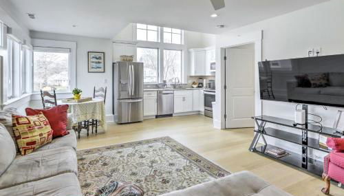 Coastal Waterford Getaway, Steps to the Water! - Foto 5