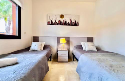 Oasis con piscina y sol - Foto 36