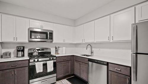 Peaceful & Trendy Unit Near Attractions - Foto 5