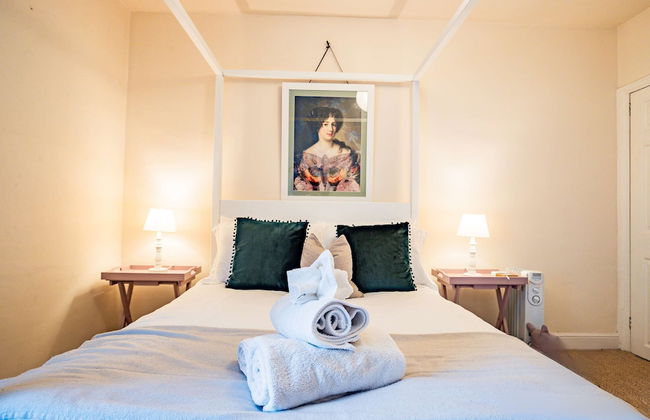 Host Stay Over the Bridge Cottage - Foto 7